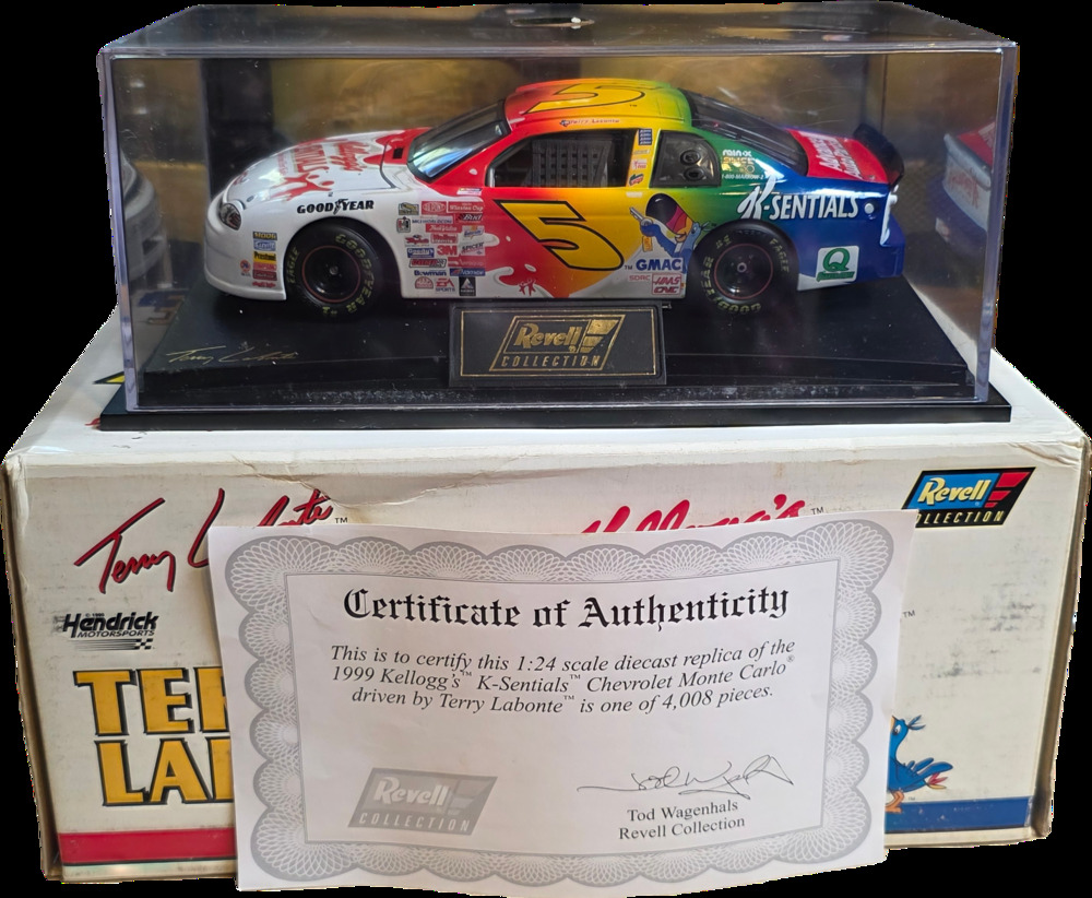 Terry Labonte #5 Kellogg's K-Sentials 1999 Monte Carlo 1:24 Revell Collection